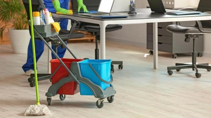 Nous assurons un entretien de bureau méticuleux pour une propreté impeccable.